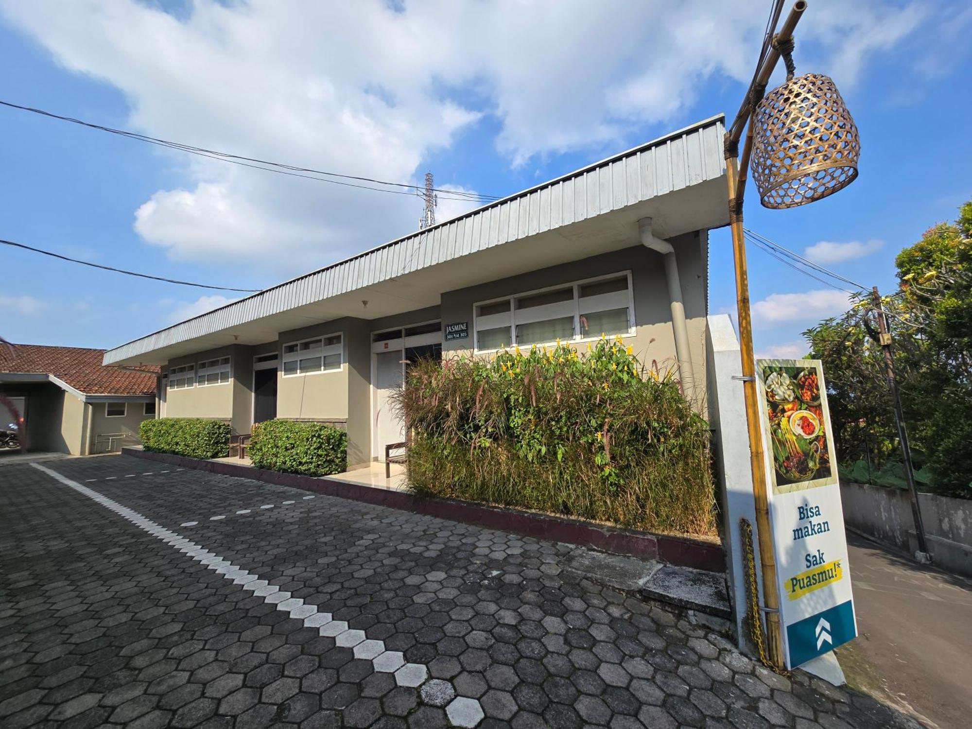 Kusma Hotel Bandungan Semarang Exterior foto